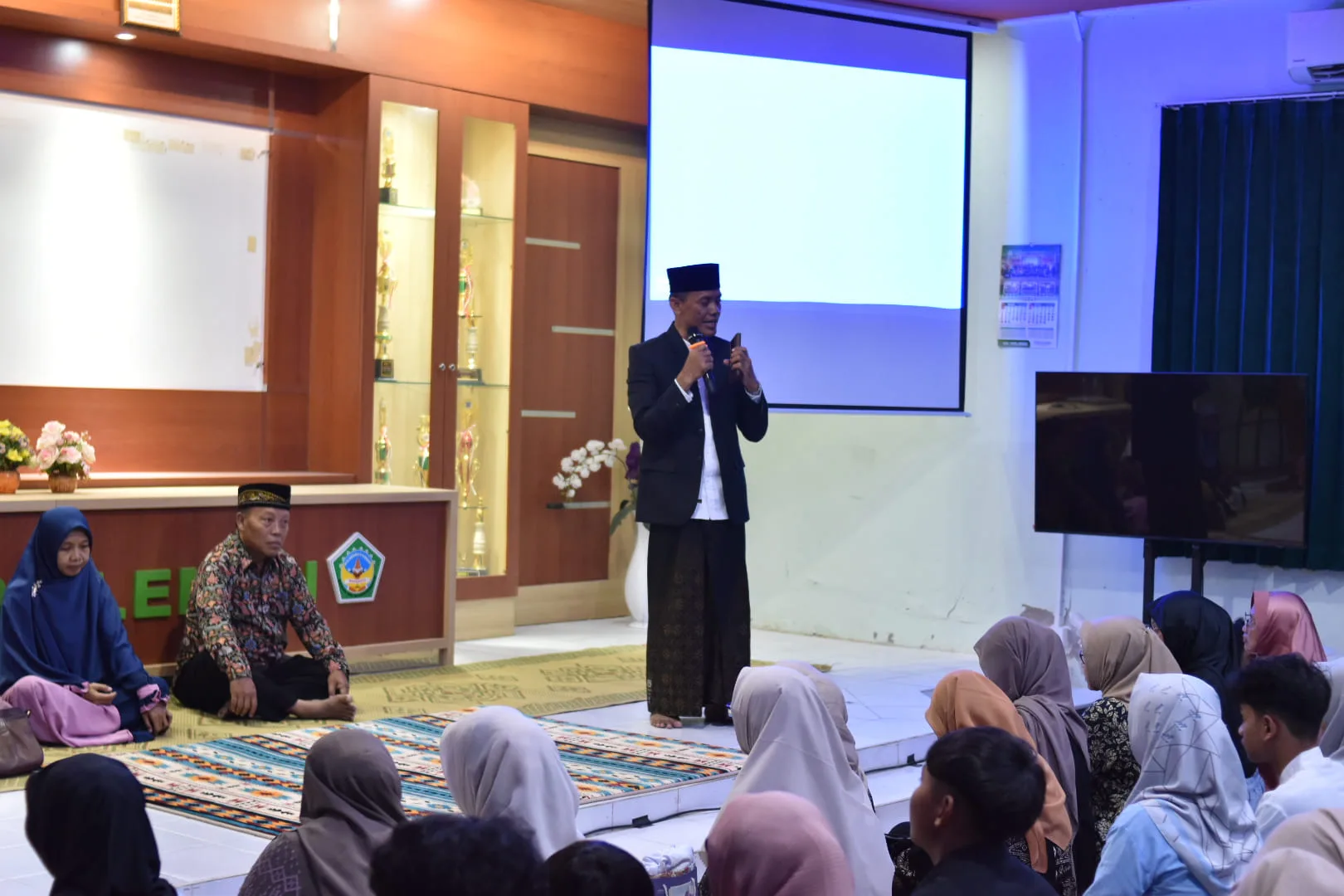 Sambutan Kepala MTsN 8 Sleman Menguatkan Semangat Siswa dalam AMT dan Doa Bersama Kelas IX