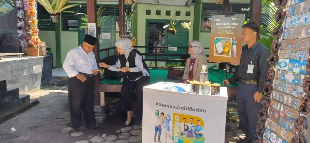 BSI Goes to MTsN 10 Sleman, Berikan Layanan Keuangan Syariah bagi Guru dan Pegawai