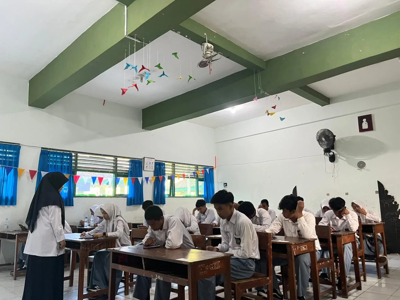 Keteguhan Spiritual dan Intelektual di Hari Keenam ASTS MAN 5 Sleman