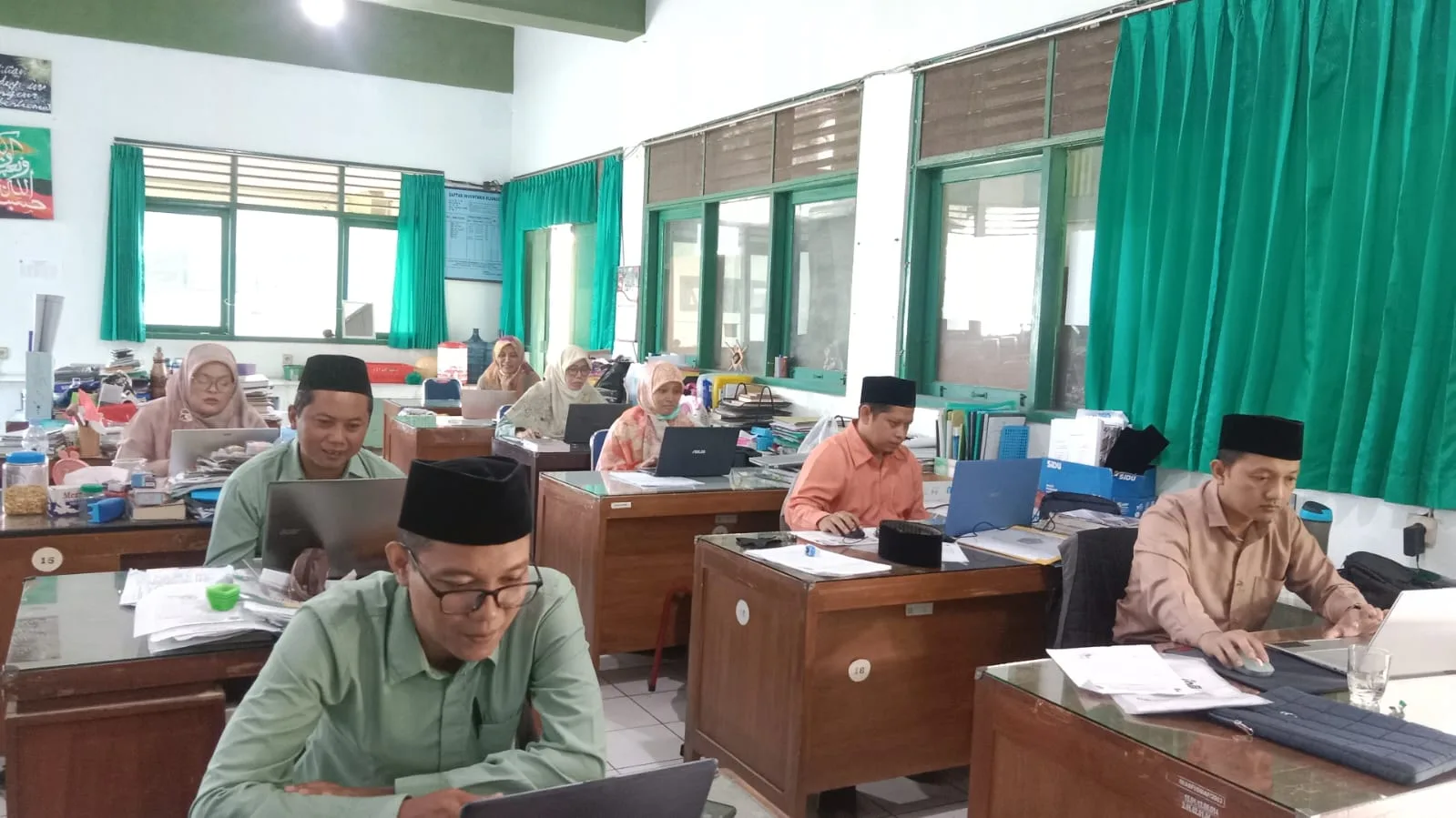 Tingkatkan Profesionalisme, Guru MAN 5 Sleman Gelar Penyusunan SKP dan Diskusi Teman Sejawat