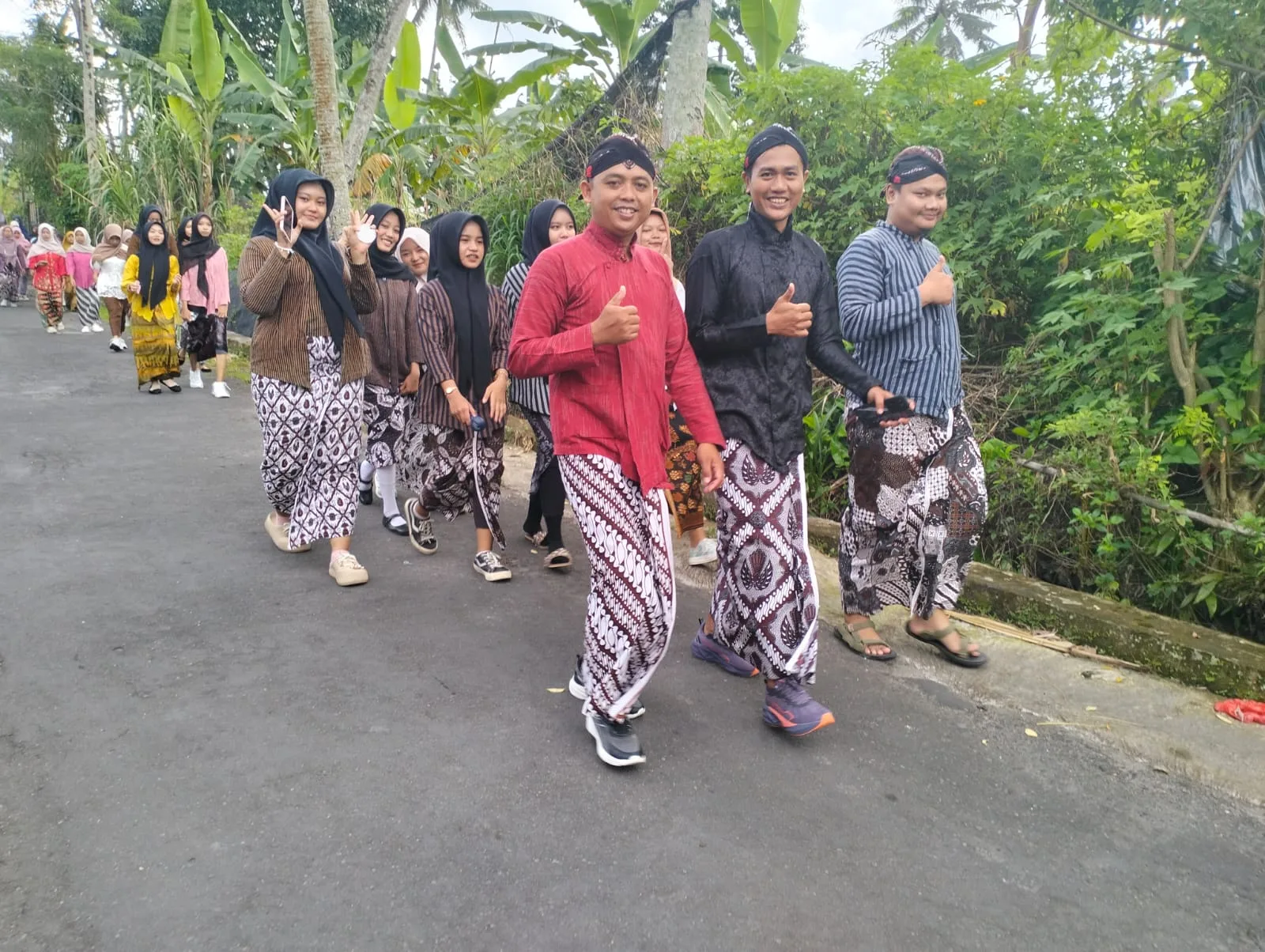 Jalan Sehat Semarakkan Peringatan Hari Kartini di MAN 4 Sleman