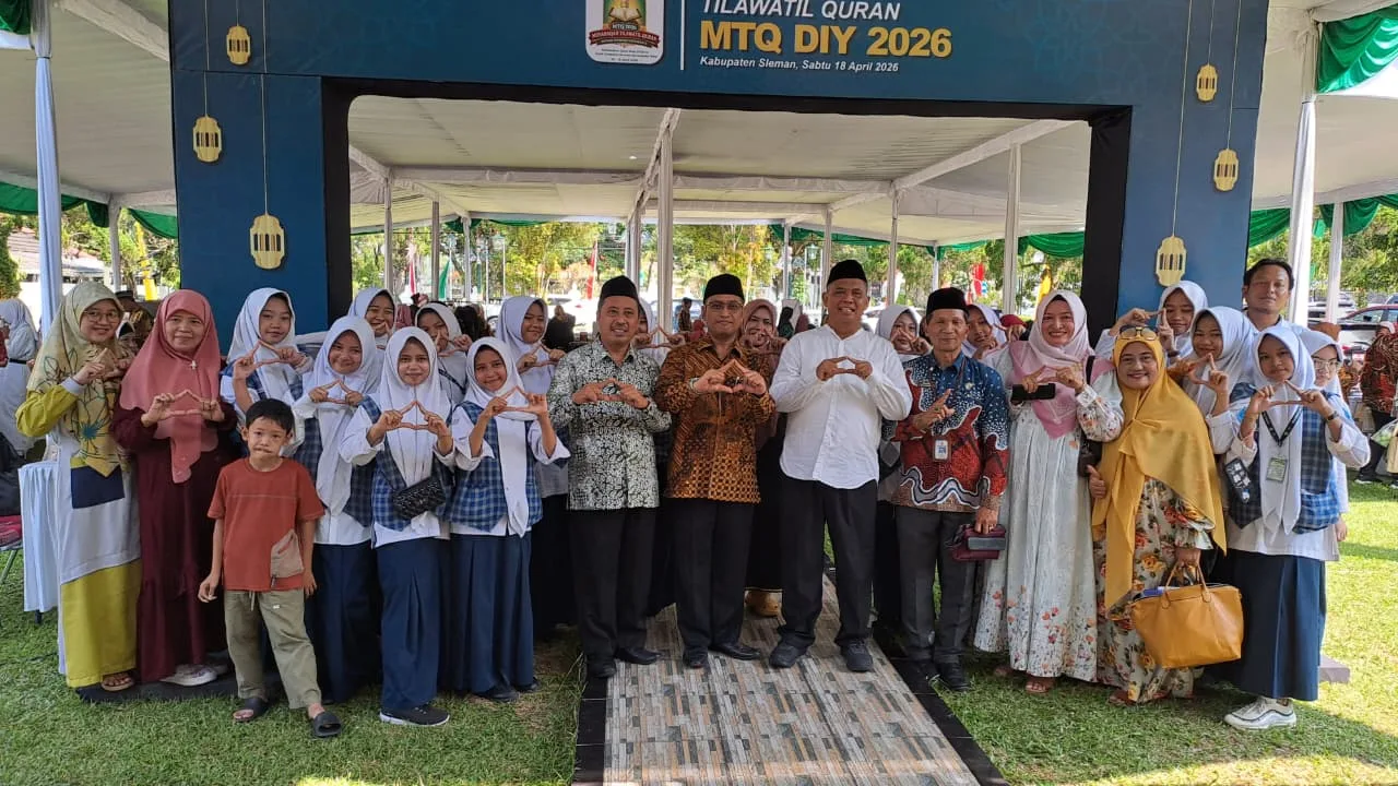 Santri Boarding MTsN 9 Sleman Turut Hadir Memeriahkan MTQ DIY di Sleman