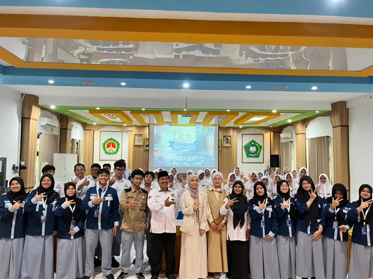 MEC Talkative MAN 3 Sleman Hadirkan Mahasiswa Kazakhstan untuk Asah Skill Speaking Siswa
