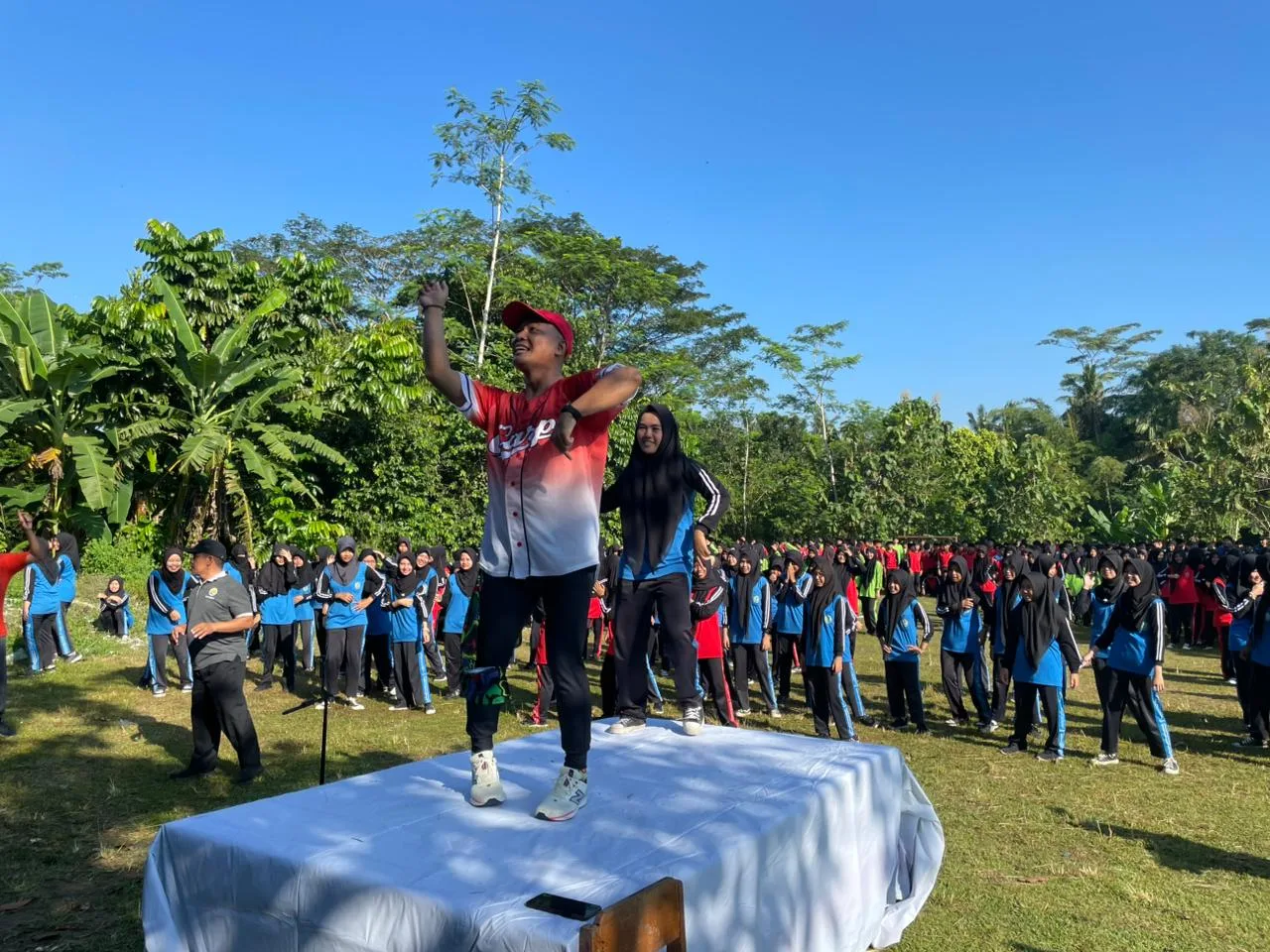 Jum’at Sehat di MTsN 4 Sleman: Wujudkan Kebugaran melalui Senam Bersama