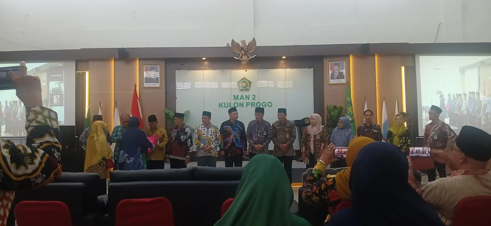Tingkatkan Literasi, Dua Guru MTsN 3 Sleman Hadiri Workshop “Merawat Damai, Menjaga Negeri”