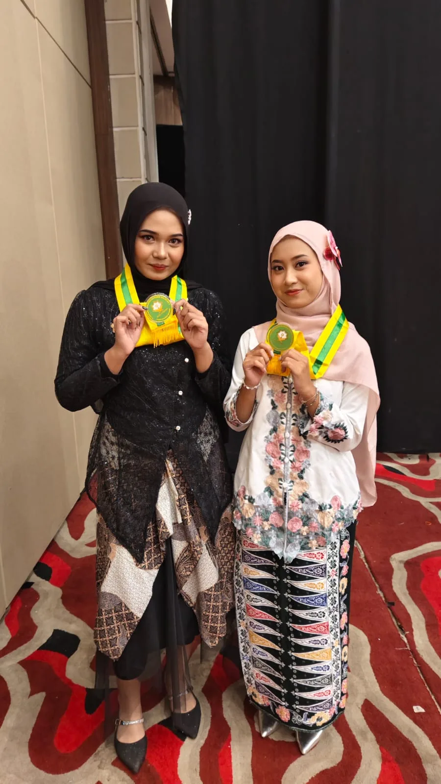 Di Balik Perjuangan Zalsabila dan Safiya, Menempuh Pendidikan di Madrasah Inklusi Hingga Diterima Di Kampus Impian