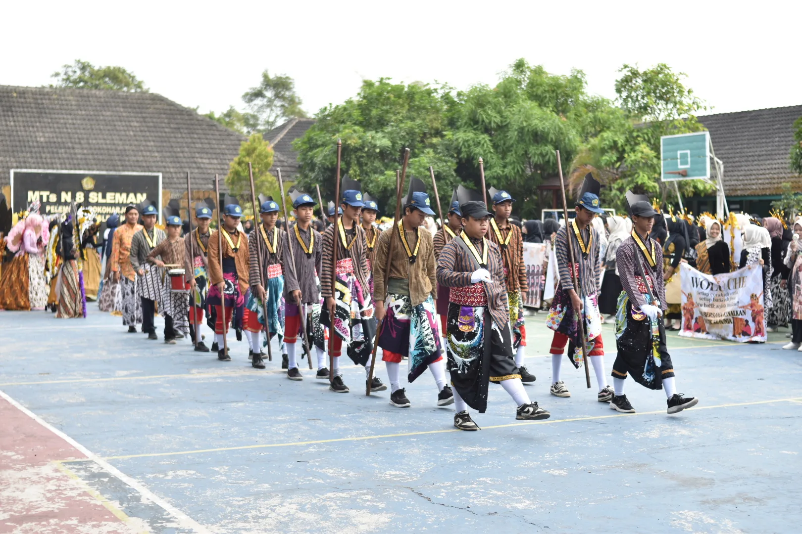 Bergodo MTsN 8 Sleman Siap Kawal Karnaval HAB ke-48