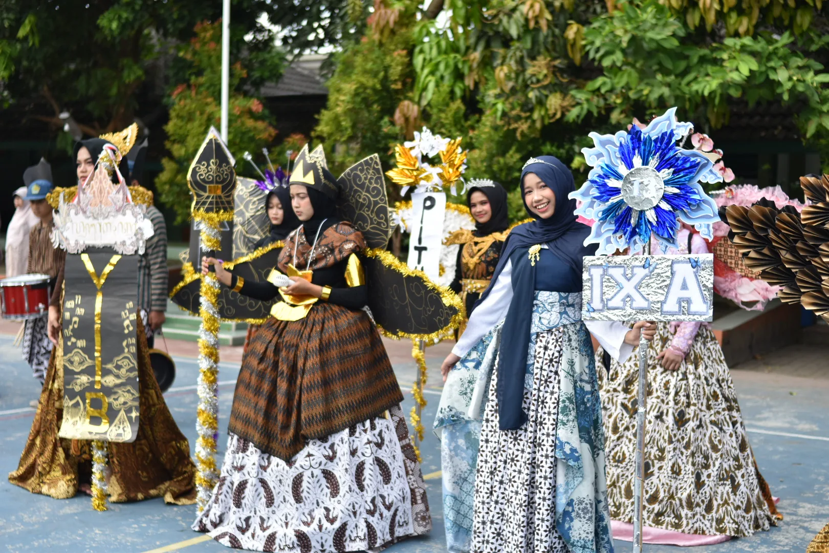 Karnaval HAB ke-48 MTsN 8 Sleman Tampilkan Maskot Batik Tiap Kelas