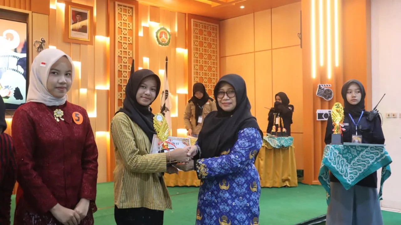 Siswa MTsN 9 Sleman Raih Juara 3 Lomba Maca Geguritan di Ajang Artastic#2MAN 3 Sleman
