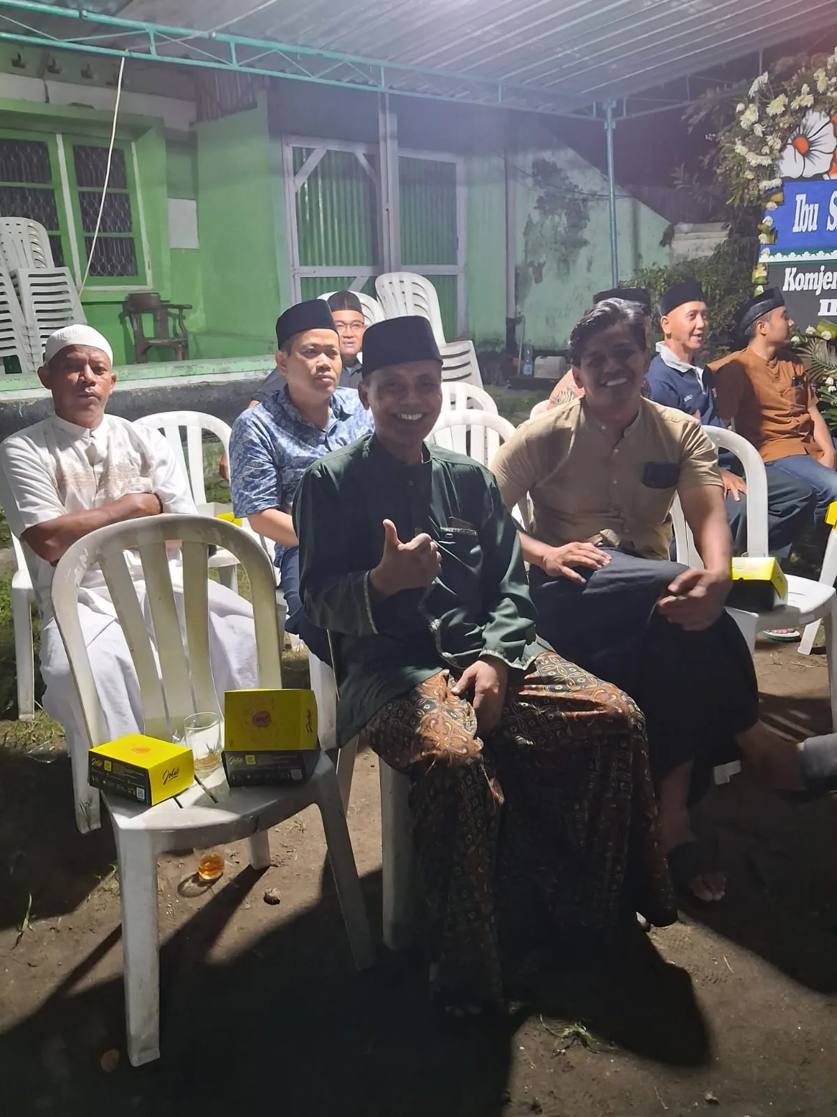 Keluarga Besar MTsN 8 Sleman Hadiri Doa Tahlil di Kediaman Mantan Kepala Tata Usaha