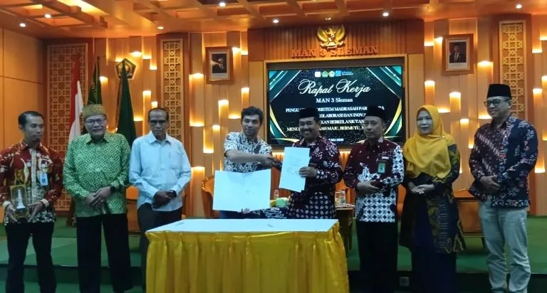 MAN 3 Sleman dan FT UGM Teken MoU Edukasi Pengelolaan Sampah Berkelanjutan