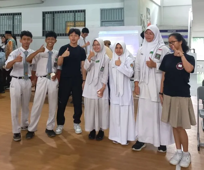 Penuhi Undangan, MAN 3 Sleman Kunjungi Pameran Kewirausahaan SMA Budi Utama