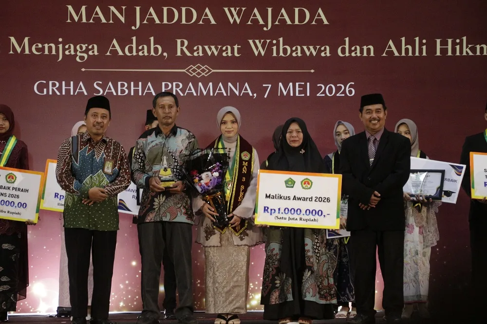 Puncak Prestasi di Akhirussanah MAN 3 Sleman: Yashiha Nadzifah Raih Malikus Award 2026
