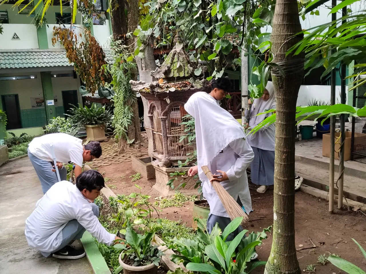 Pupuk Rasa Cinta Lingkungan, MAN 3 Sleman Gelar Aksi “Gemilang”