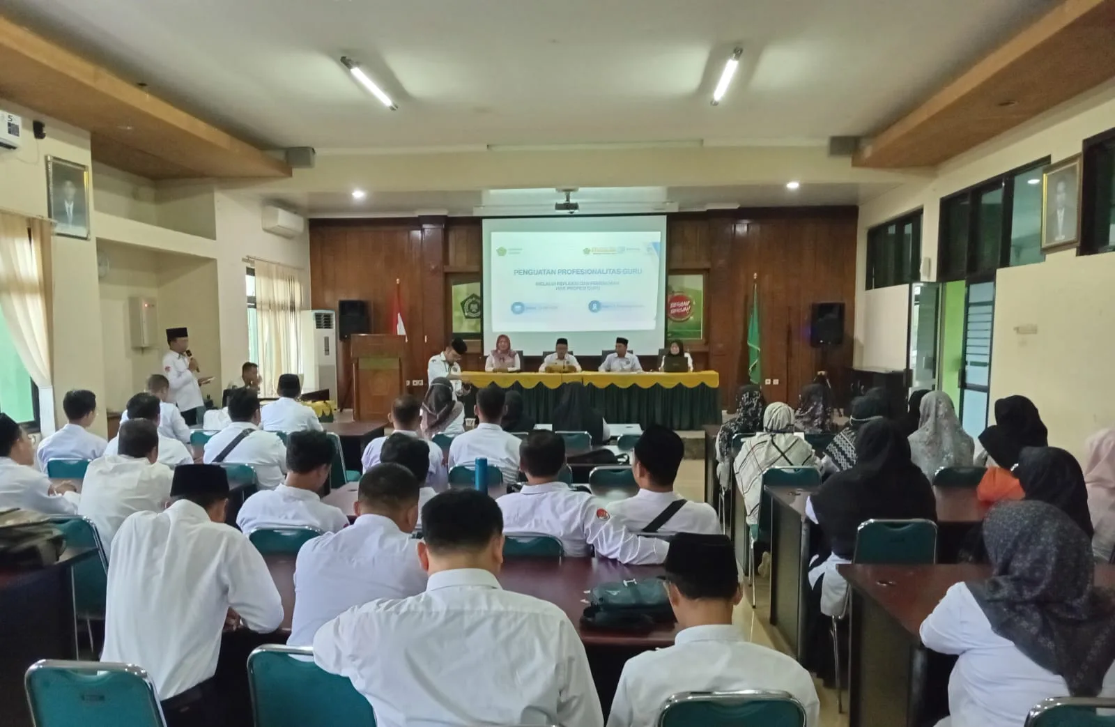 Tingkatkan Kualitas Pendidik, 8 Guru MTsN 3 Sleman Ikuti Penguatan Profesionalitas di Kemenag Sleman