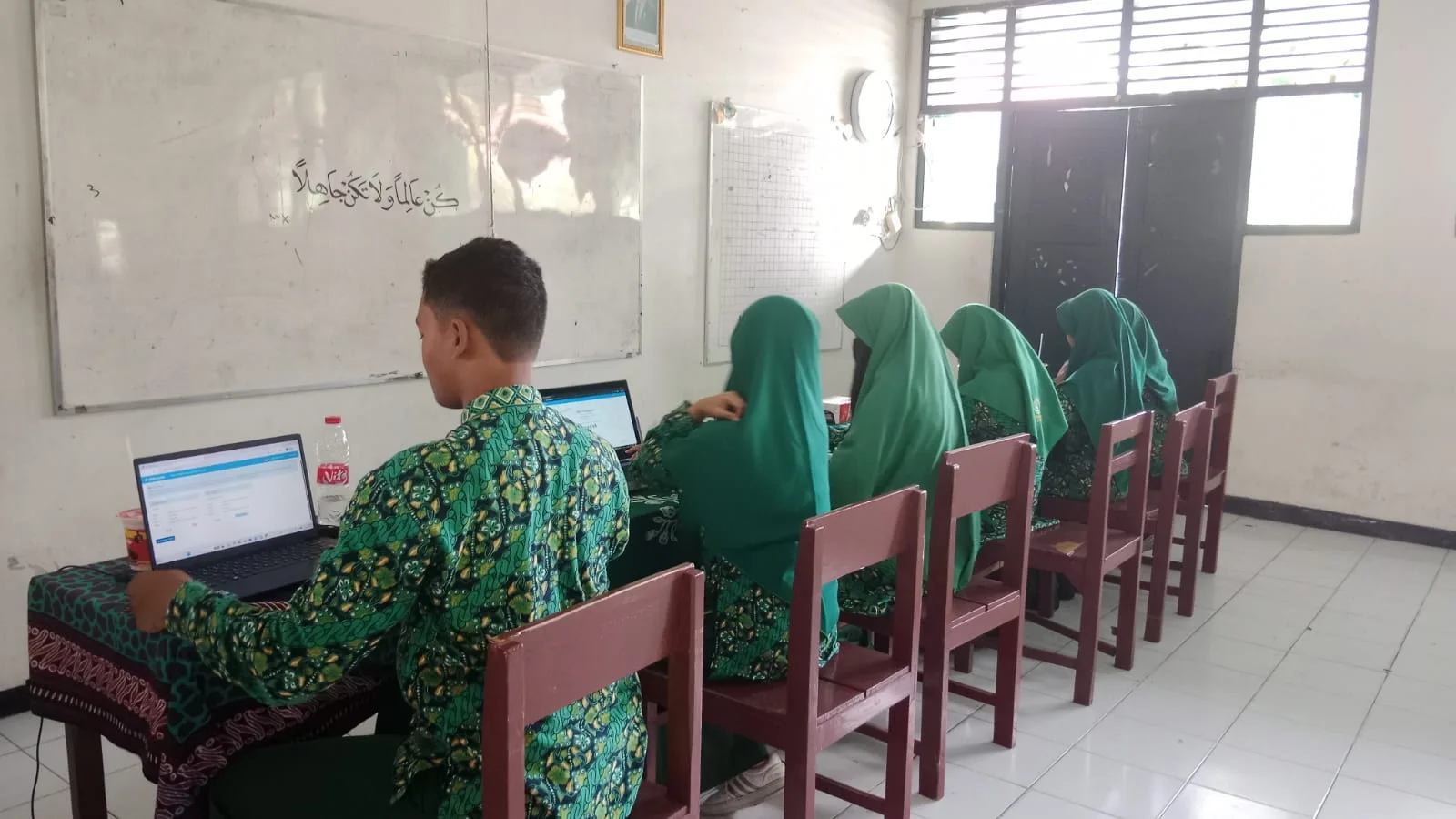 Adu Kecerdasan, Delegasi Terbaik MTsN 3 Sleman Unjuk Gigi di Olimpiade Bahasa Arab (OBA-9)