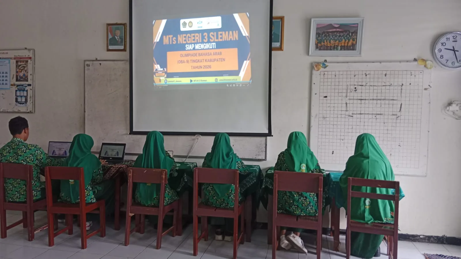 Matangkan Strategi Digital, Kontingen OBA-9 MTsN 3 Sleman Sukses Ikuti Bimtek dan Simulasi Ujian