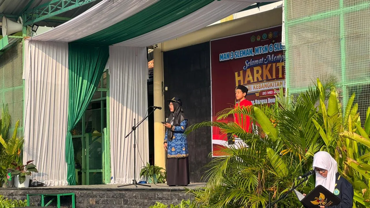 Peringati Harkitnas, Ratusan Siswa dan Guru MAN 3 Sleman Gelar Upacara Bersama