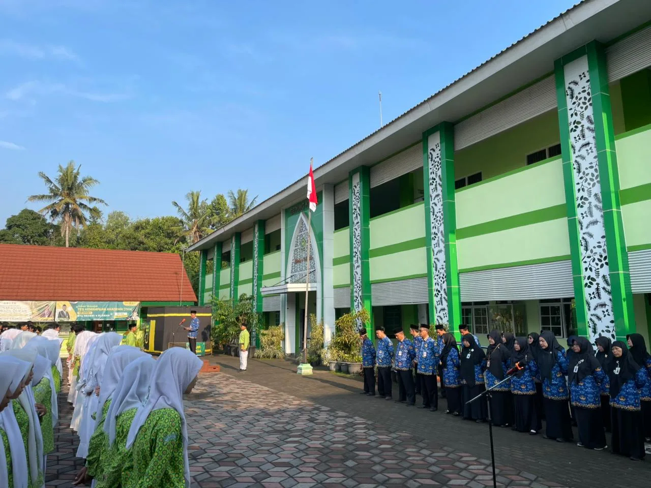 Upacara Hari Kebangkitan Nasional Ke-118 di MTsN 4 Sleman Tanamkan Semangat Menjaga Tunas Bangsa