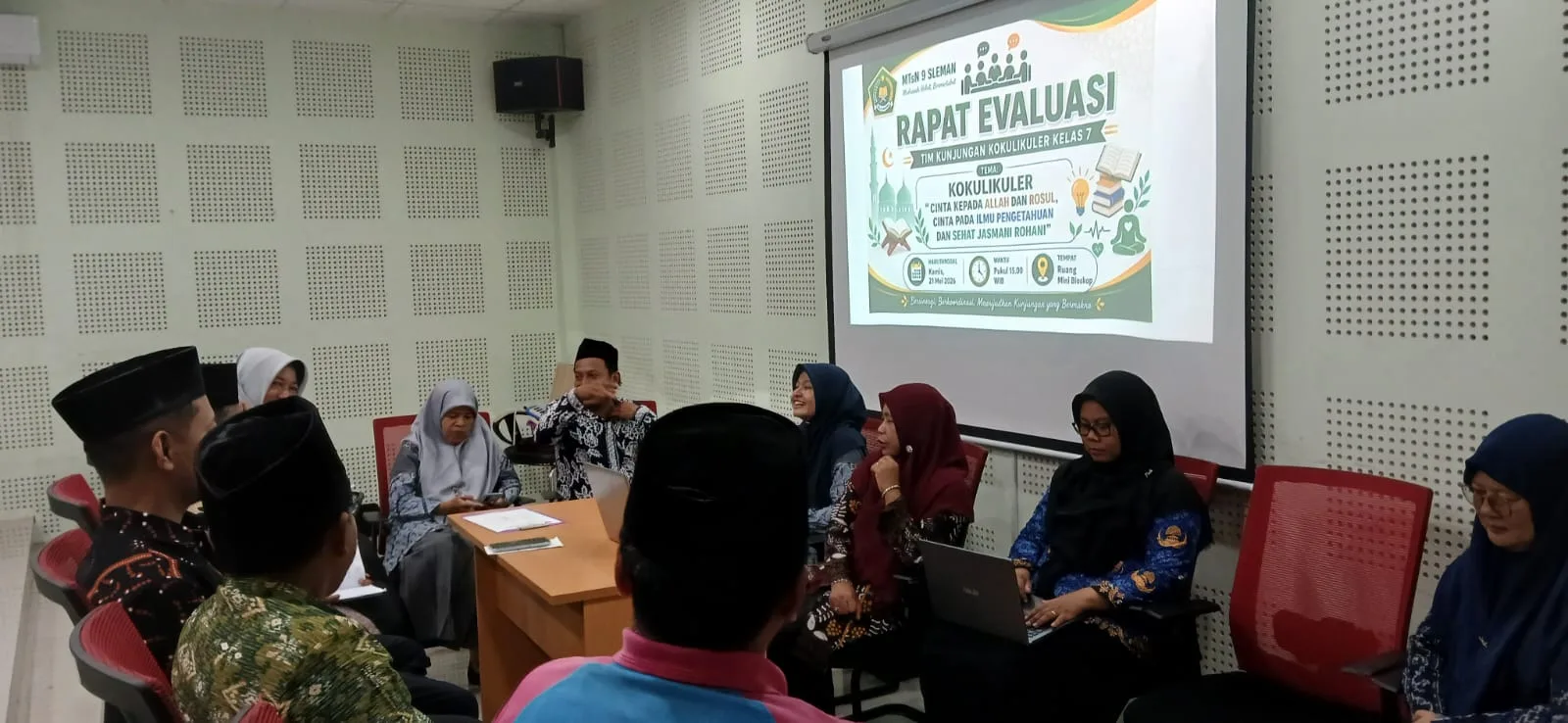 Arahan Kepala MTsN 9 Sleman jadi Penguat Evaluasi Panitia Kokurikuler Kelas VII