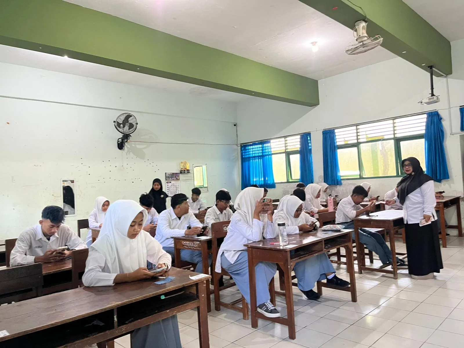 Habituasi Kebaikan dan Sistem Digital Warnai Hari Pertama Asesmen Sumatif Akhir Tahun Kelas X dan XI