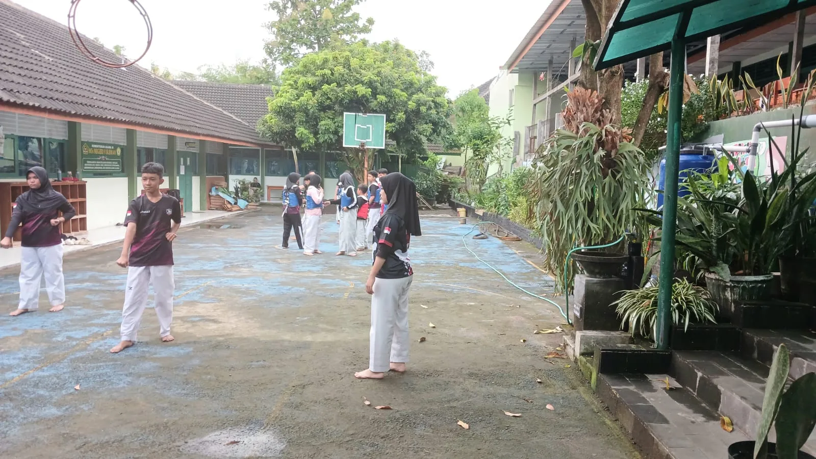 Penuh Semangat, Siswa MTsN 9 Sleman Laksanakan Ekstrakurikuler Taekwondo