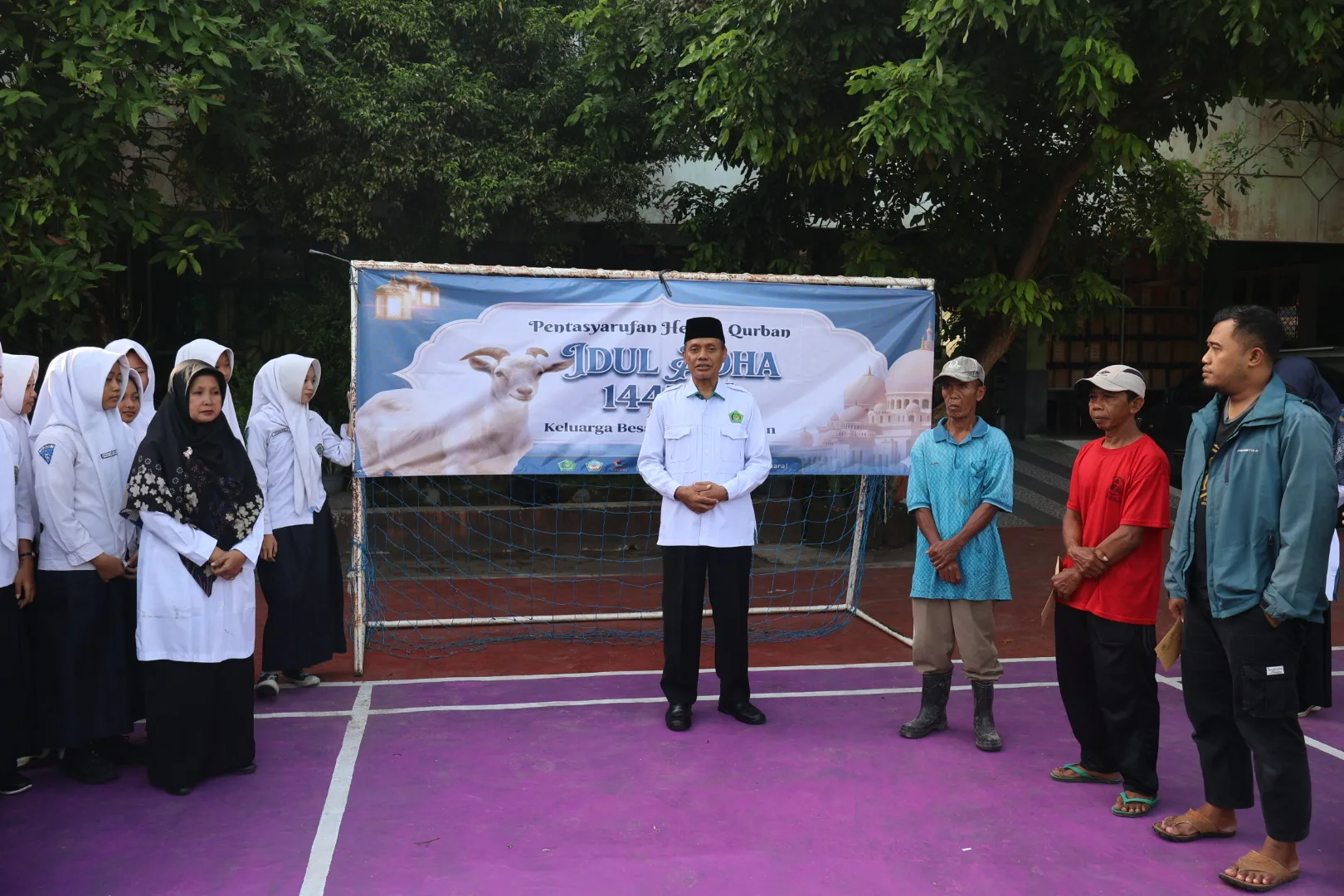 Kepala MTsN 8 Sleman: Pentasyarufan Hewan Kurban Wujud Kepedulian dan Kebersamaan