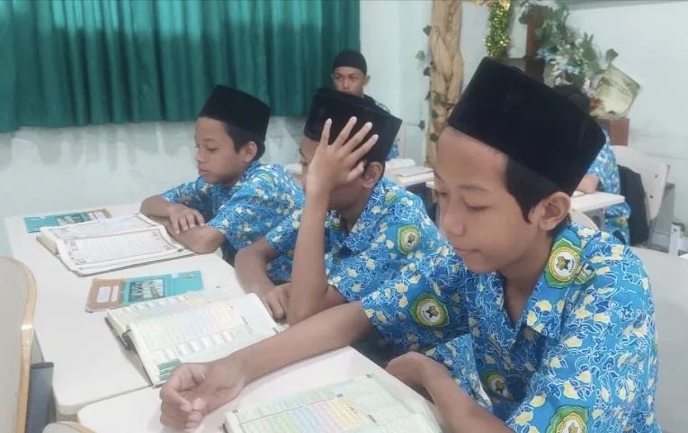 Siswa Kelas VII dan VIII MTsN 9 Sleman Antusias Ikuti Ujian Tahfidz