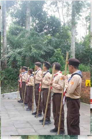 Aksi Tangguh Pramuka MTsN 3 Sleman dalam Lomba PBB di Perkemahan Pulewulung