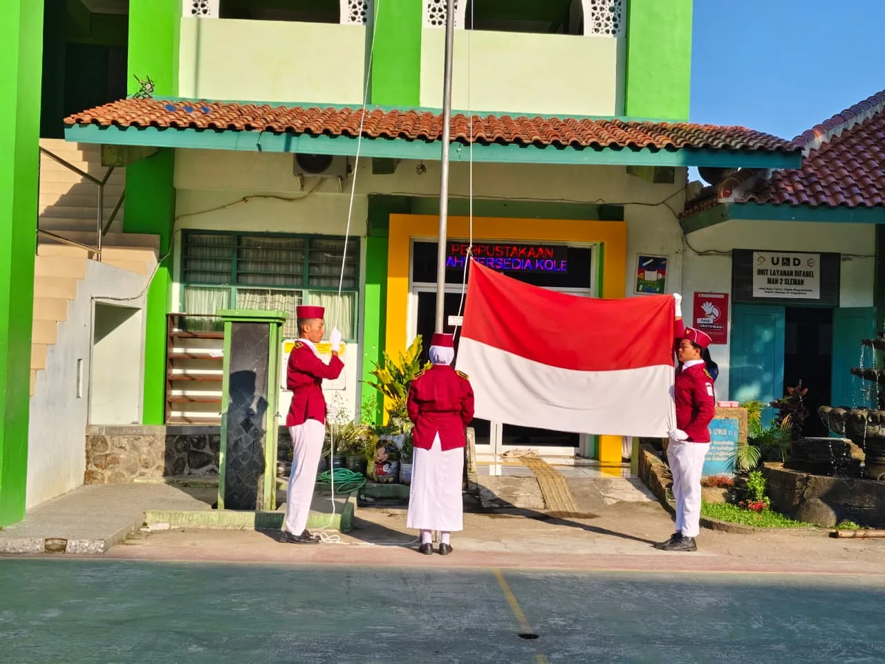 Bangkitkan Semangat Persatuan, MAN 2 Sleman Gelar Upacara Hari Lahir Pancasila