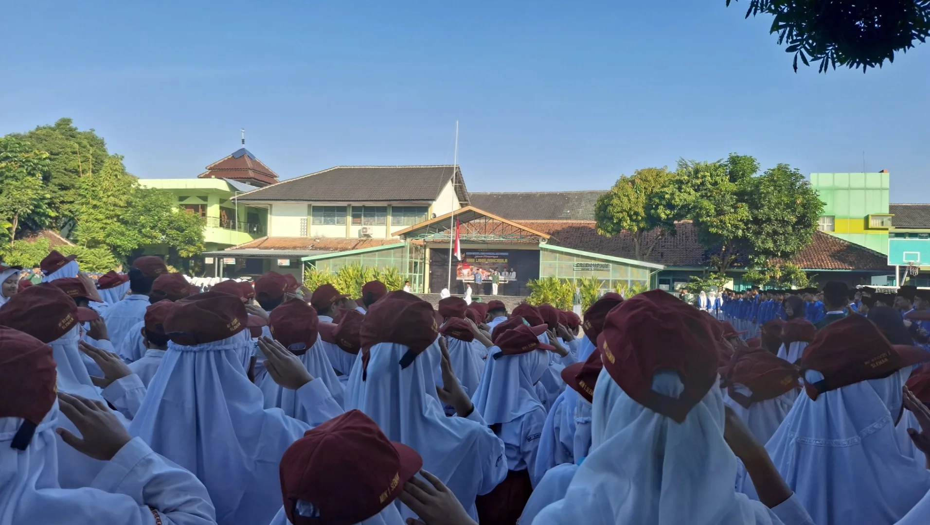 MIN 1 Sleman Peringati Hari Lahir Pancasila Bersama MTsN 6 Sleman dan MAN 3 Sleman