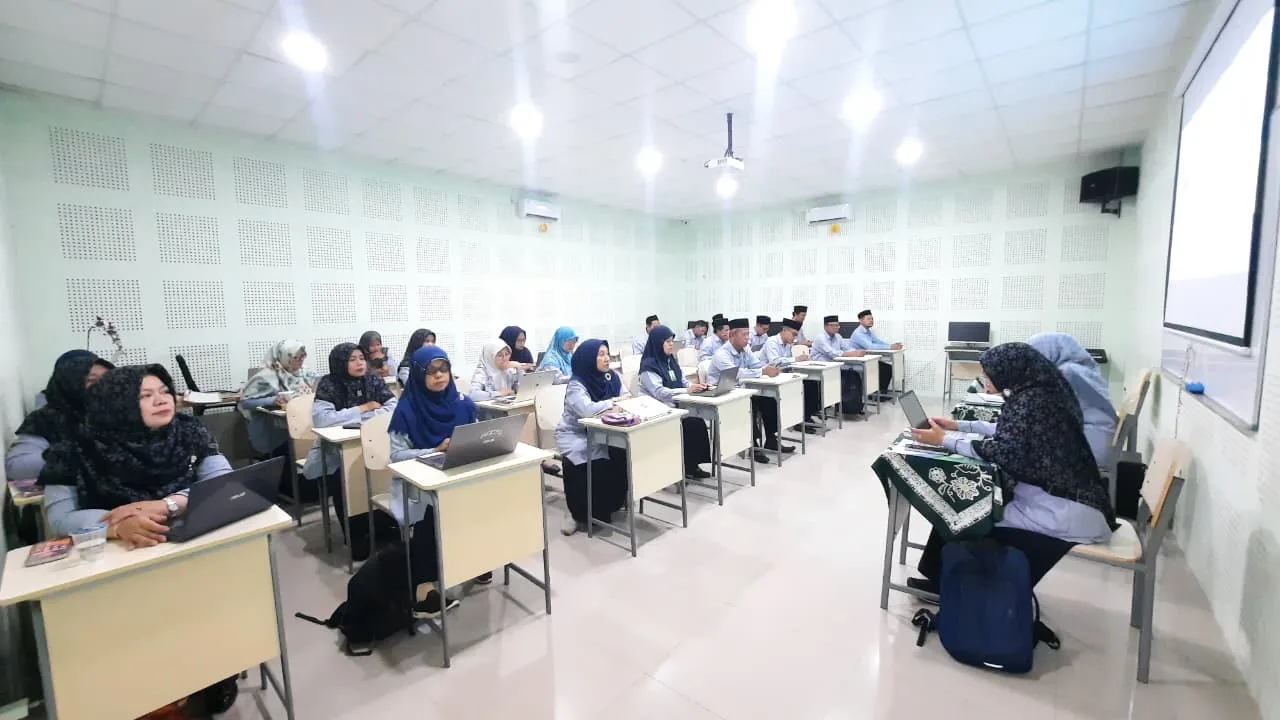 MTsN 9 Sleman Fasilitasi Guru dan Pegawai Laksanakan Sidang Komisi Rapat Kerja