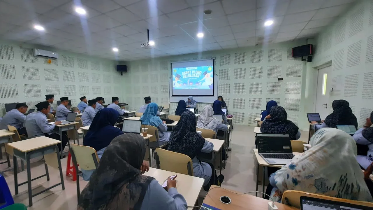 Seluruh Guru MTsN 9 Sleman Ikuti Rapat Pleno Sidang Kelulusan Siswa Kelas IX