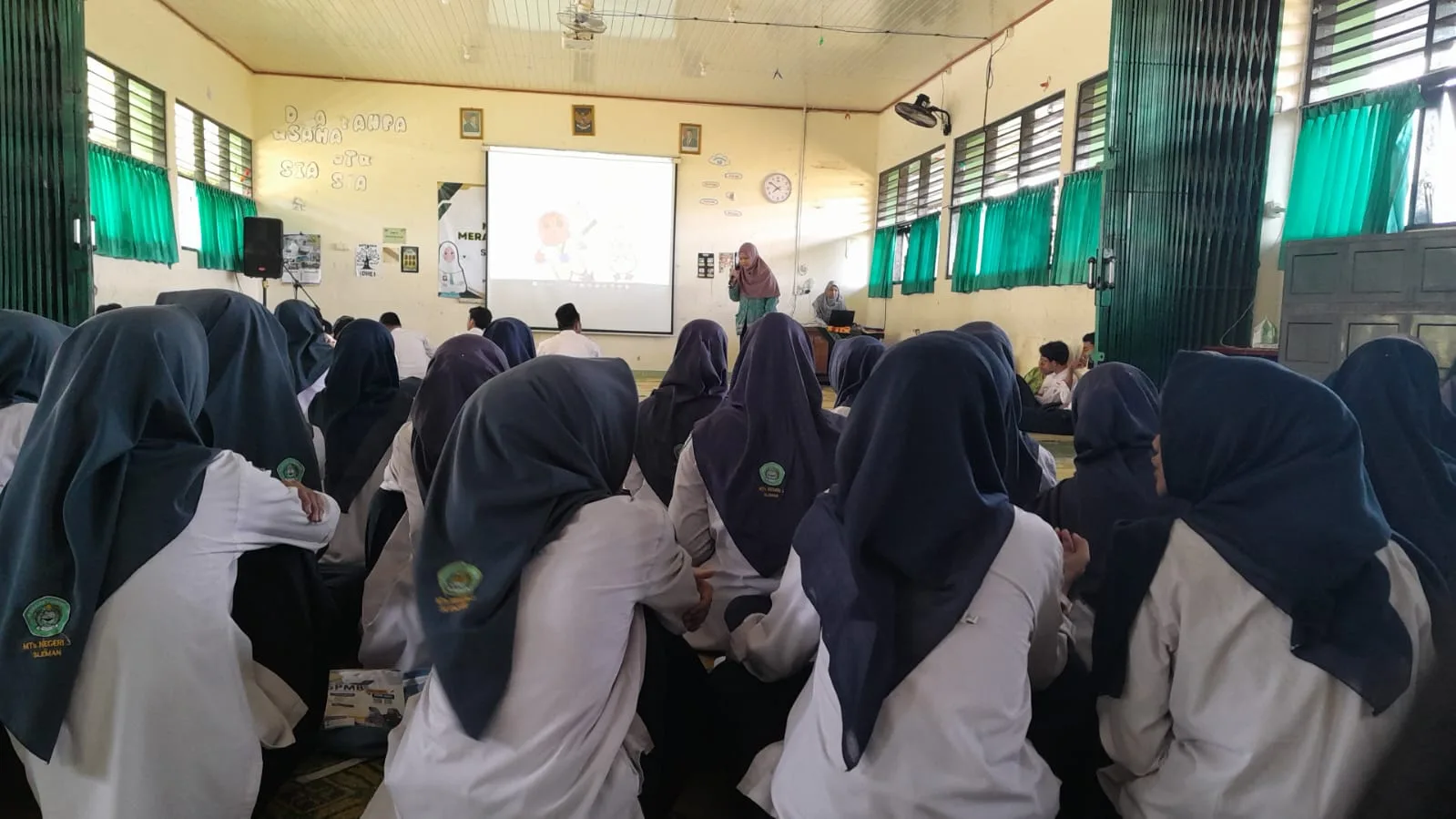 Sosialisasi SMA/SMK Buka Wawasan Studi Lanjut Siswa Kelas IX MTs N 3 Sleman