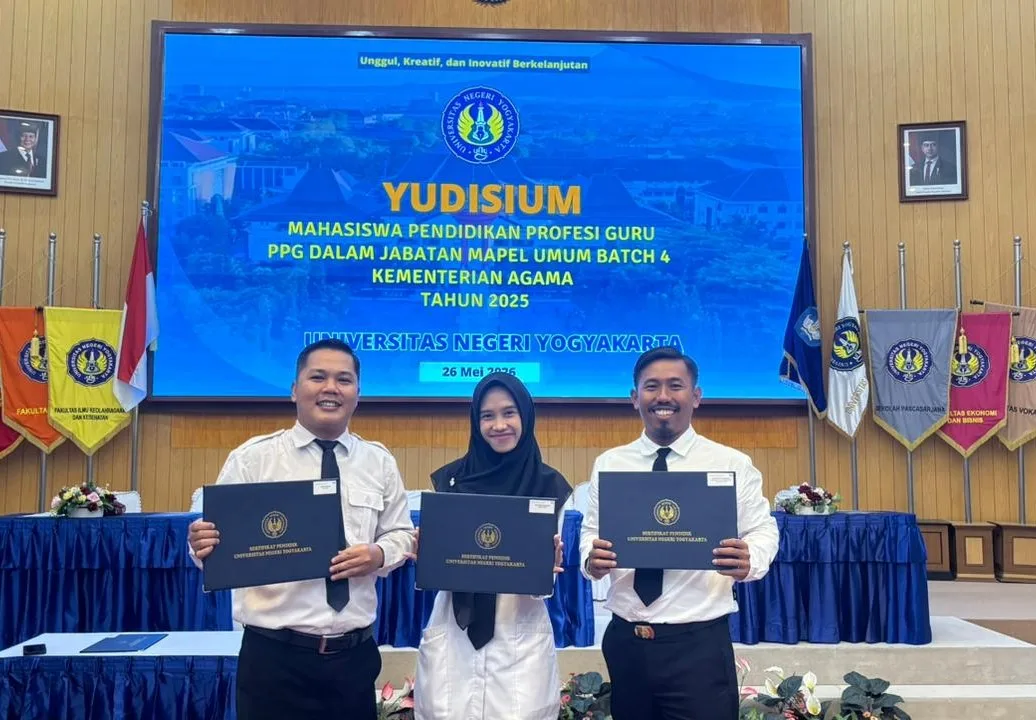 Tiga Guru MTsN 8 Sleman Raih Sertifikat Pendidik pada Yudisium PPG Daljab di UNY