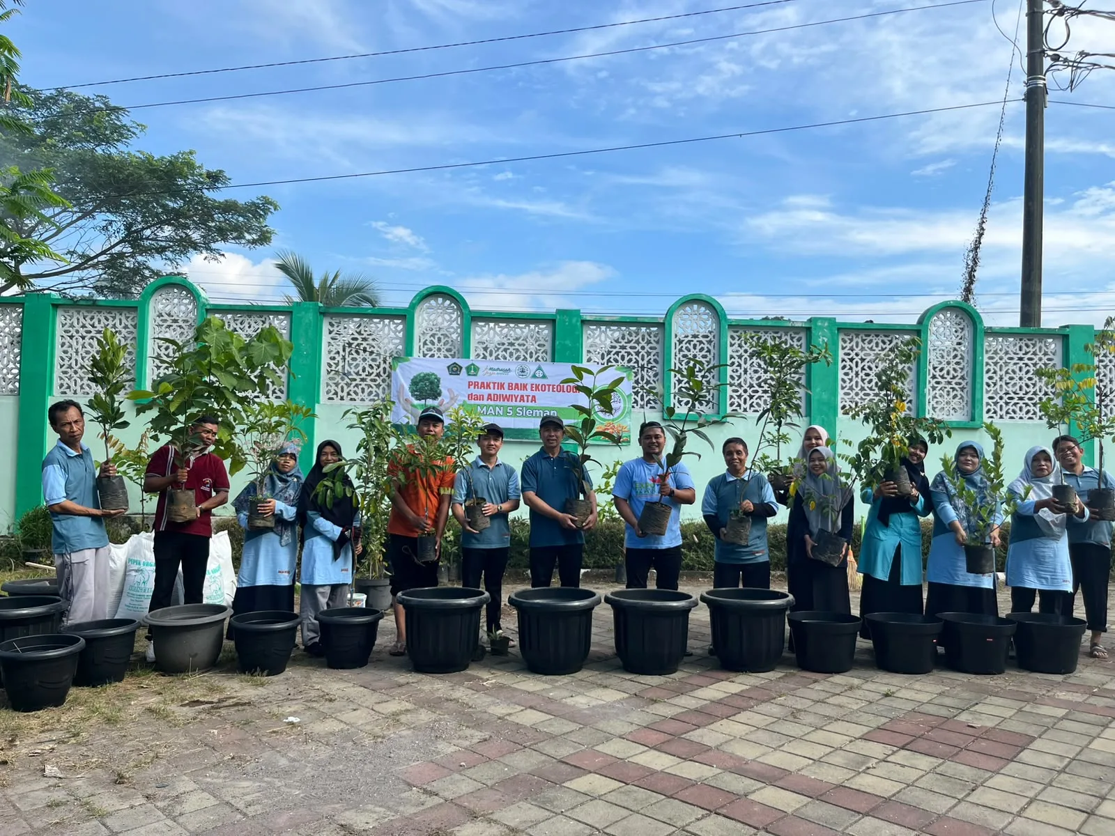 Wujudkan Madrasah Hijau dan Asri, MAN 5 Sleman Gelar Aksi Bersih Lingkungan Berbasis Ekoteologi