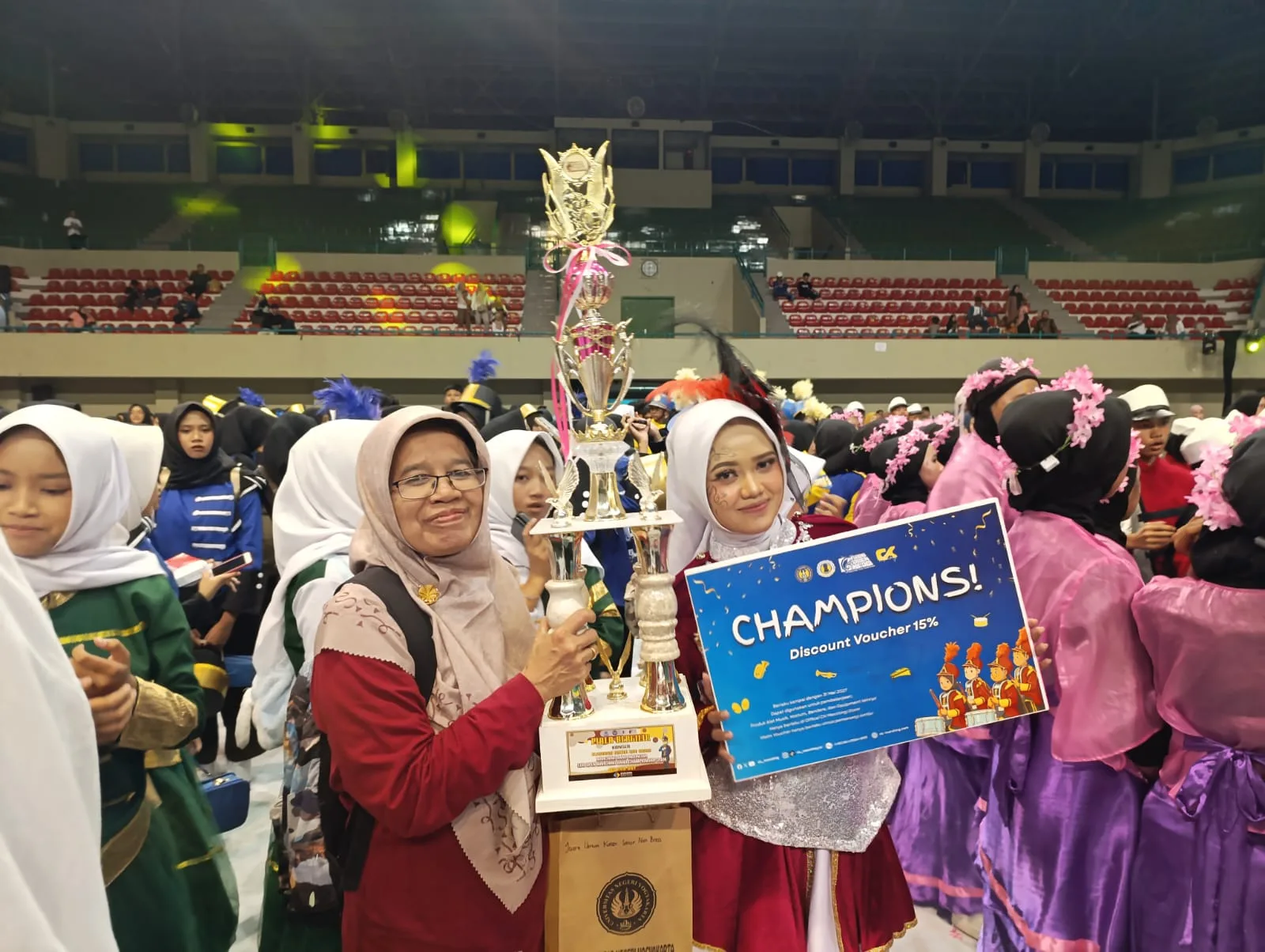 Prestasi Membanggakan! Gema Suara Masda MTsN 2 Sleman Ukir Hat-trick Juara Umum dan Bawa Pulang Piala Tetap
