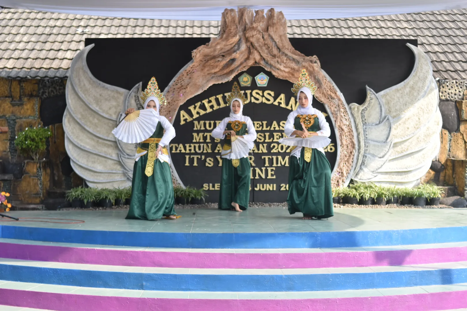 Tari Kembang Kipas Hadirkan Pesona Budaya Nusantara pada Akhirussanah MTsN 8 Sleman 2026