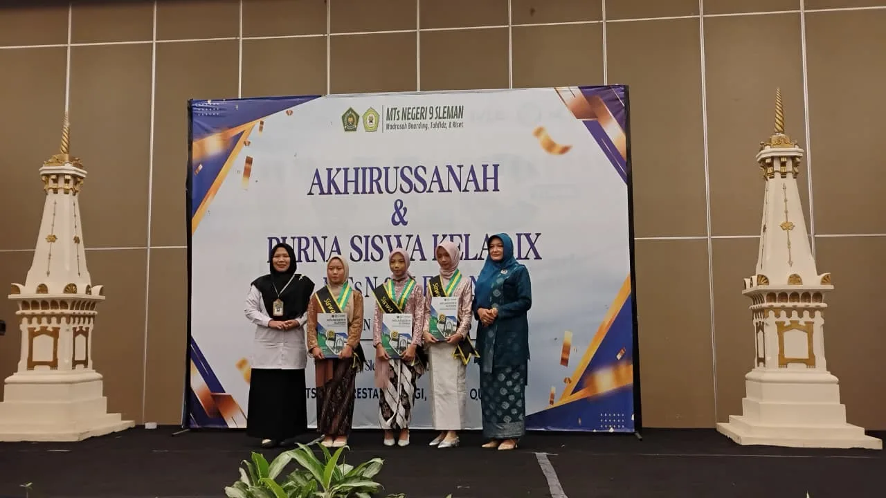 Tiga Siswa MTsN 9 Sleman Raih Penghargaan Nilai Ijazah Tertinggi pada Acara Akhirussanah dan Purna Siswa