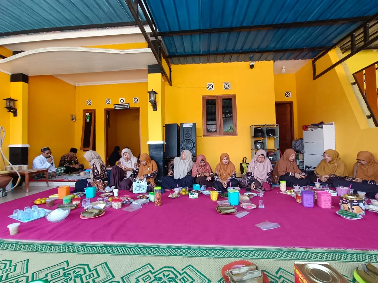 Menyambut Tamu Allah Kembali ke Tanah Air, MTsN 8 Sleman Laksanakan Hurmat Haji