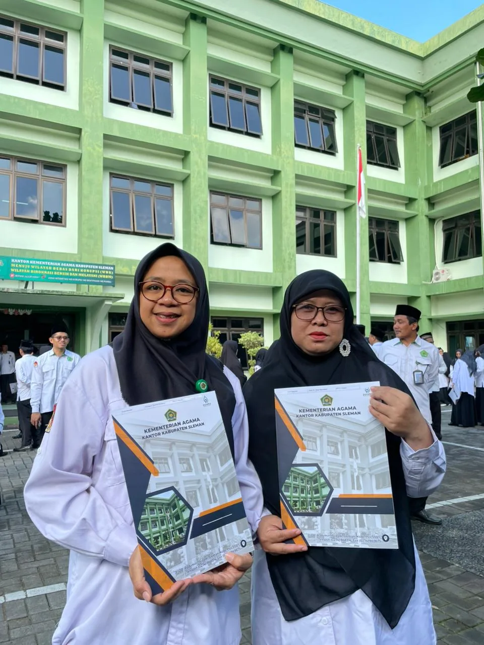 Dua Guru MTsN 4 Sleman Torehkan Prestasi pada Anugerah GTK Kankemenag