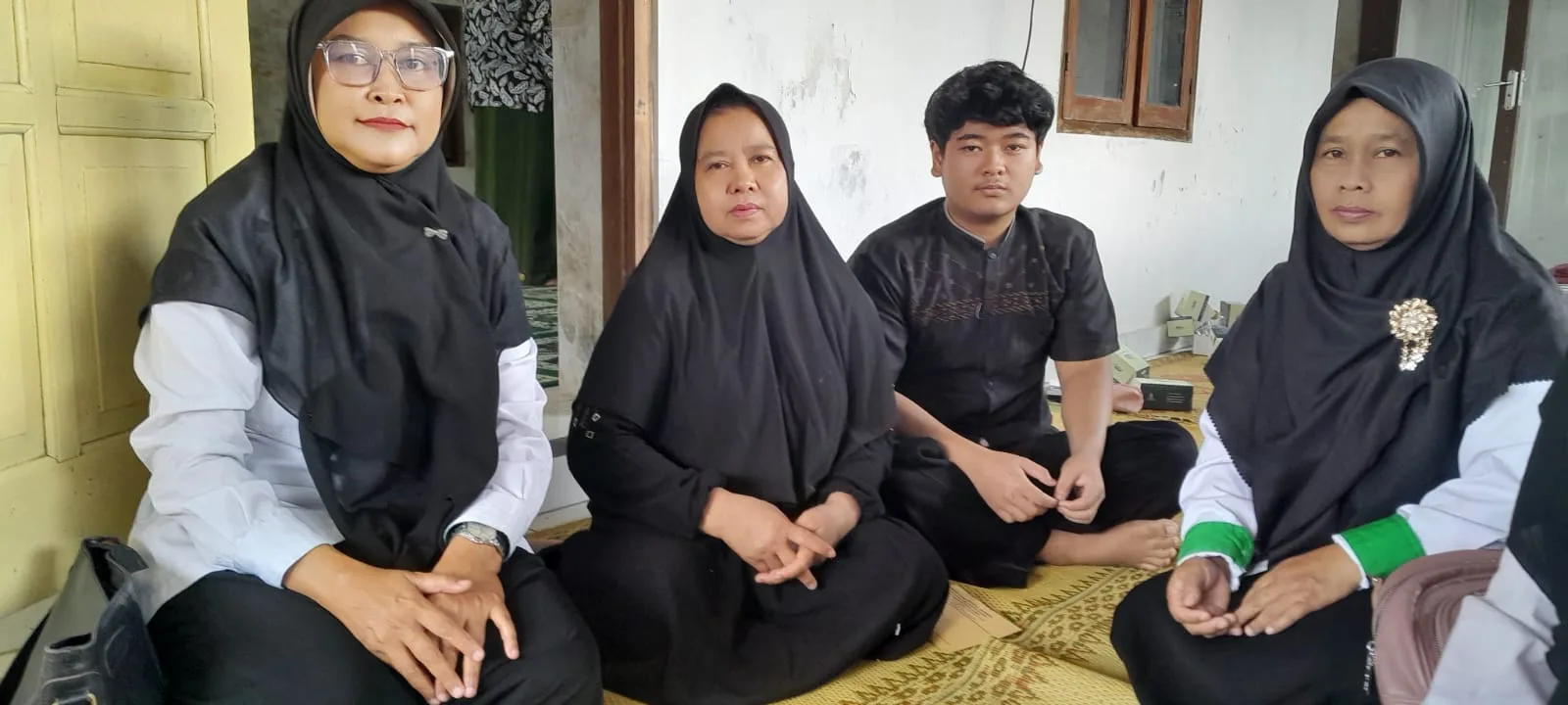 Wujud Empati, MTs N 3 Sleman Takziah dan berikan Santunan untuk keluarga Siswa yang berduka