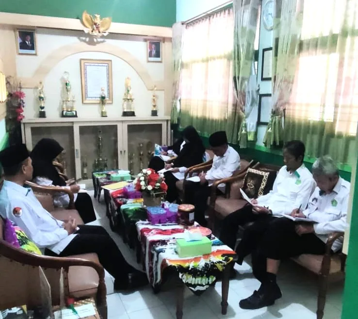 Matangkan Program Akhir Tahun Ajaran, Pimpinan MTsN 8 Sleman Gelar Rapat Koordinasi