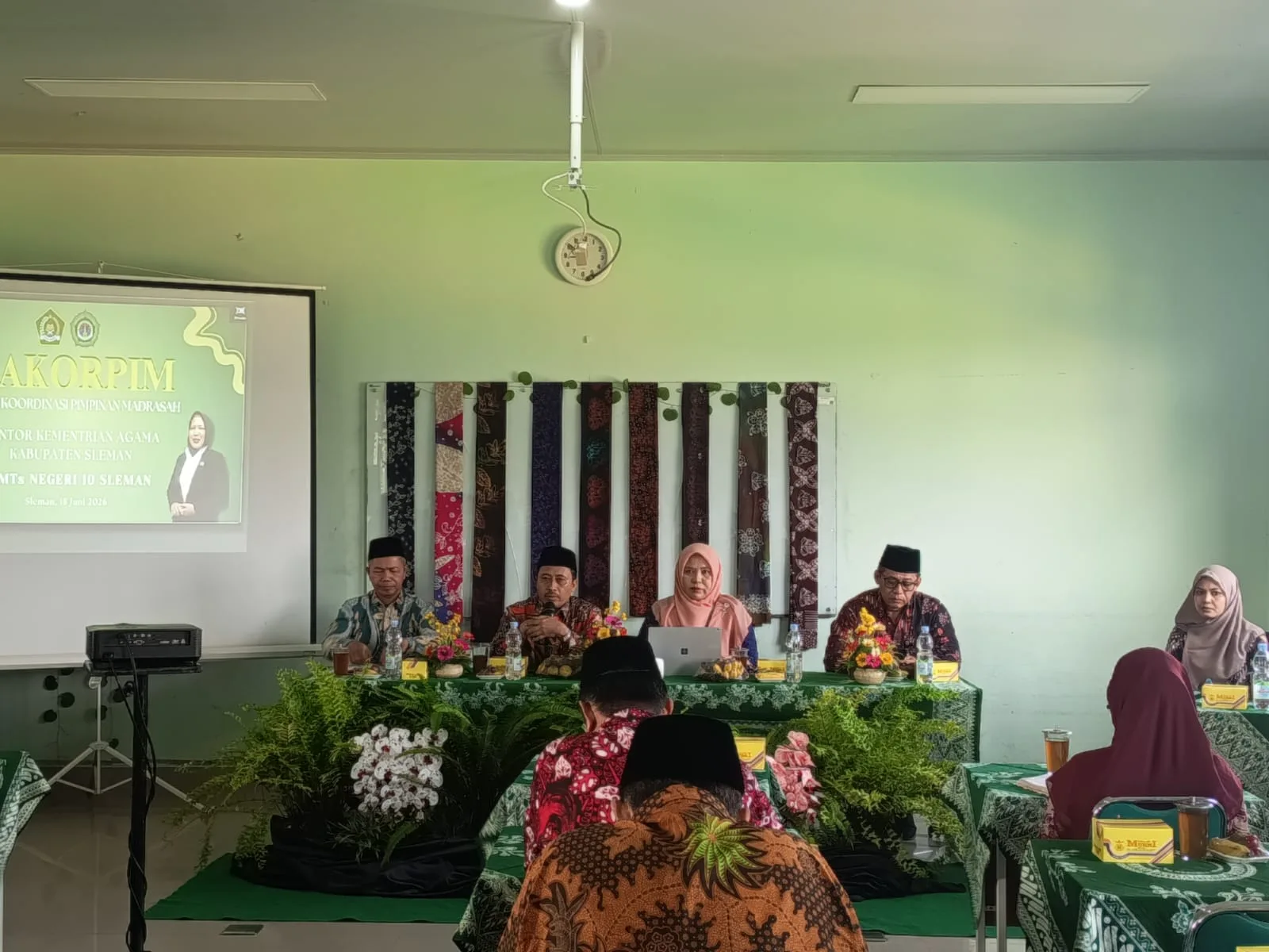 Perkuat Komitmen Pelayanan, Kepala TU MTsN 9 Sleman Mengikuti Rakorpim Kemenag Sleman
