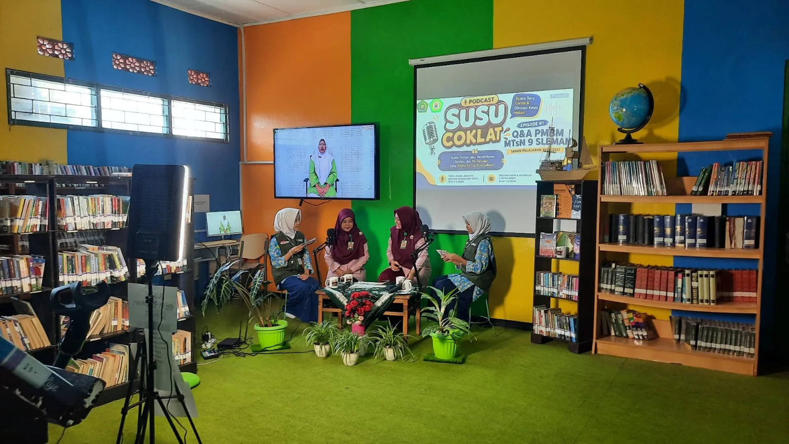 Podcast Perdana MTsN 9 Sleman Angkat Tema Penerimaan Murid Baru Madrasah (PMBM)