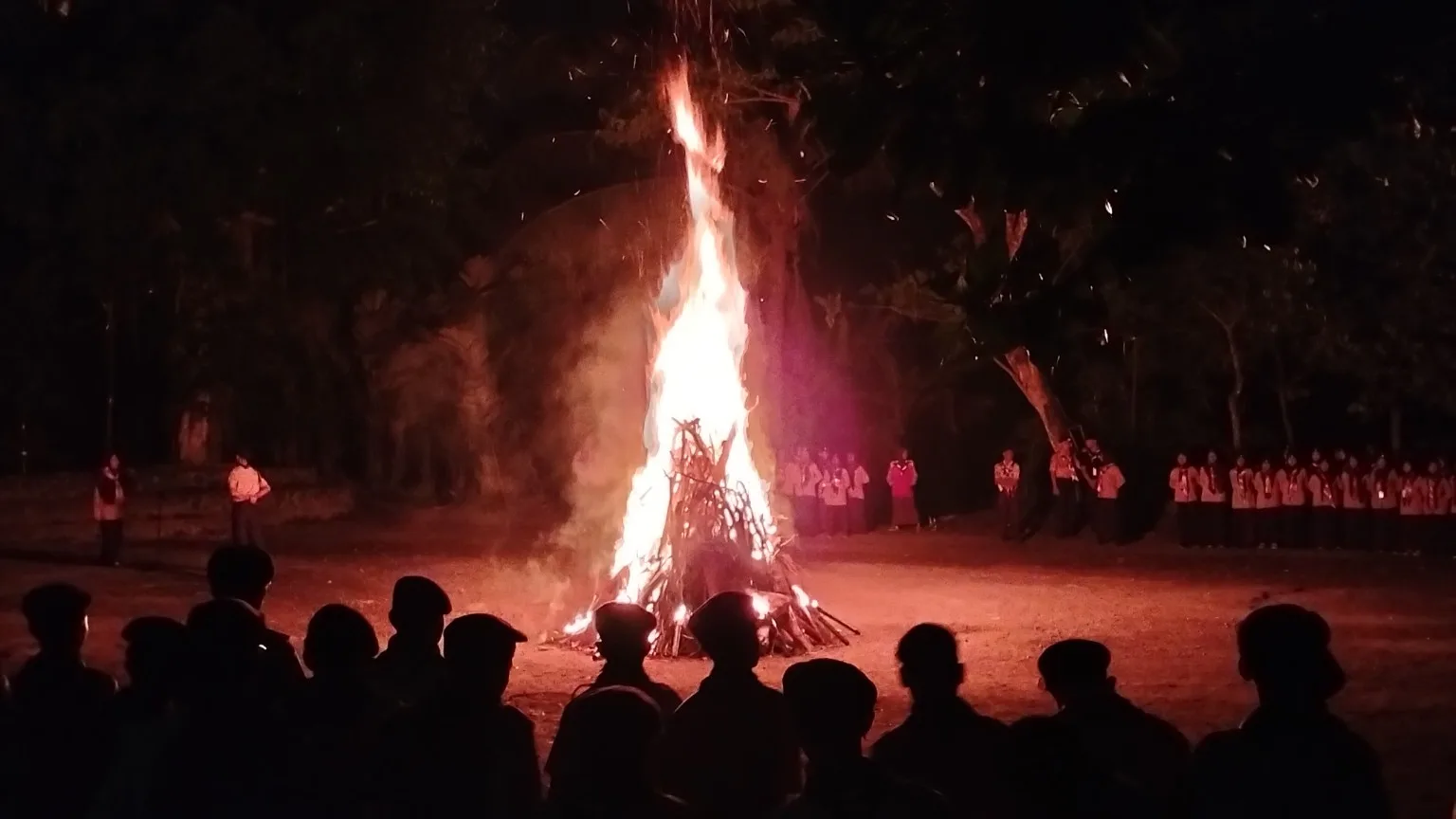 Api Unggun Perkemahan MAN 4 Sleman Kobarkan Semangat Disiplin dan Kemandirian