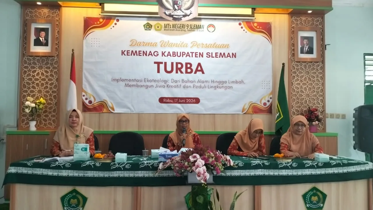 Ketua DWP Kemenag Sleman Ajak Anggota Peduli Lingkungan dalam Turba di MTsN 9 Sleman