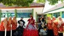 Tiga Siswi MTsN 9 Sleman Tampil Memukau dalam Trashion Show pada Turba DWP Kemenag Sleman