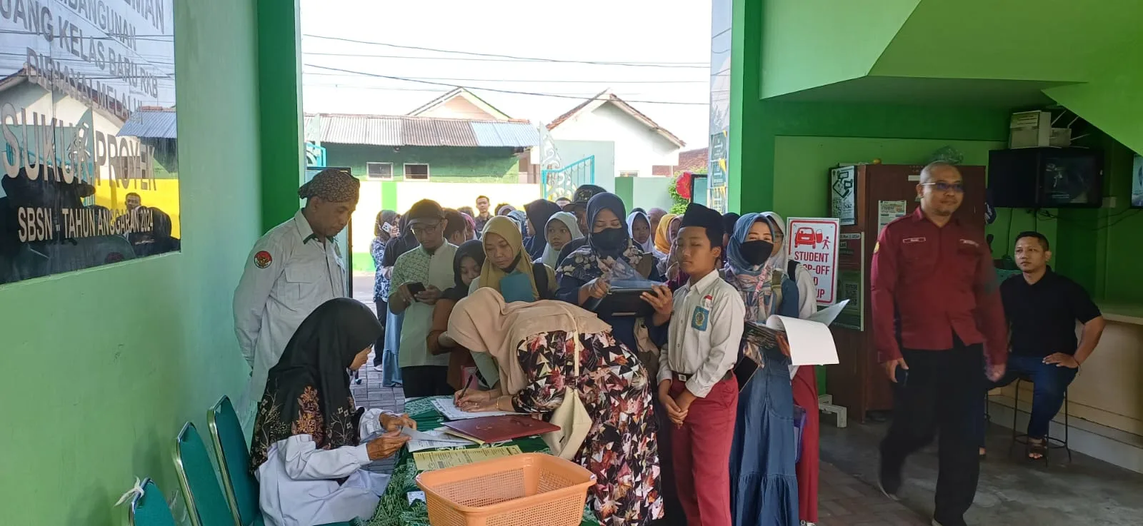 Calon Murid Serbu PMBM Jalur Reguler MTsN 10 Sleman