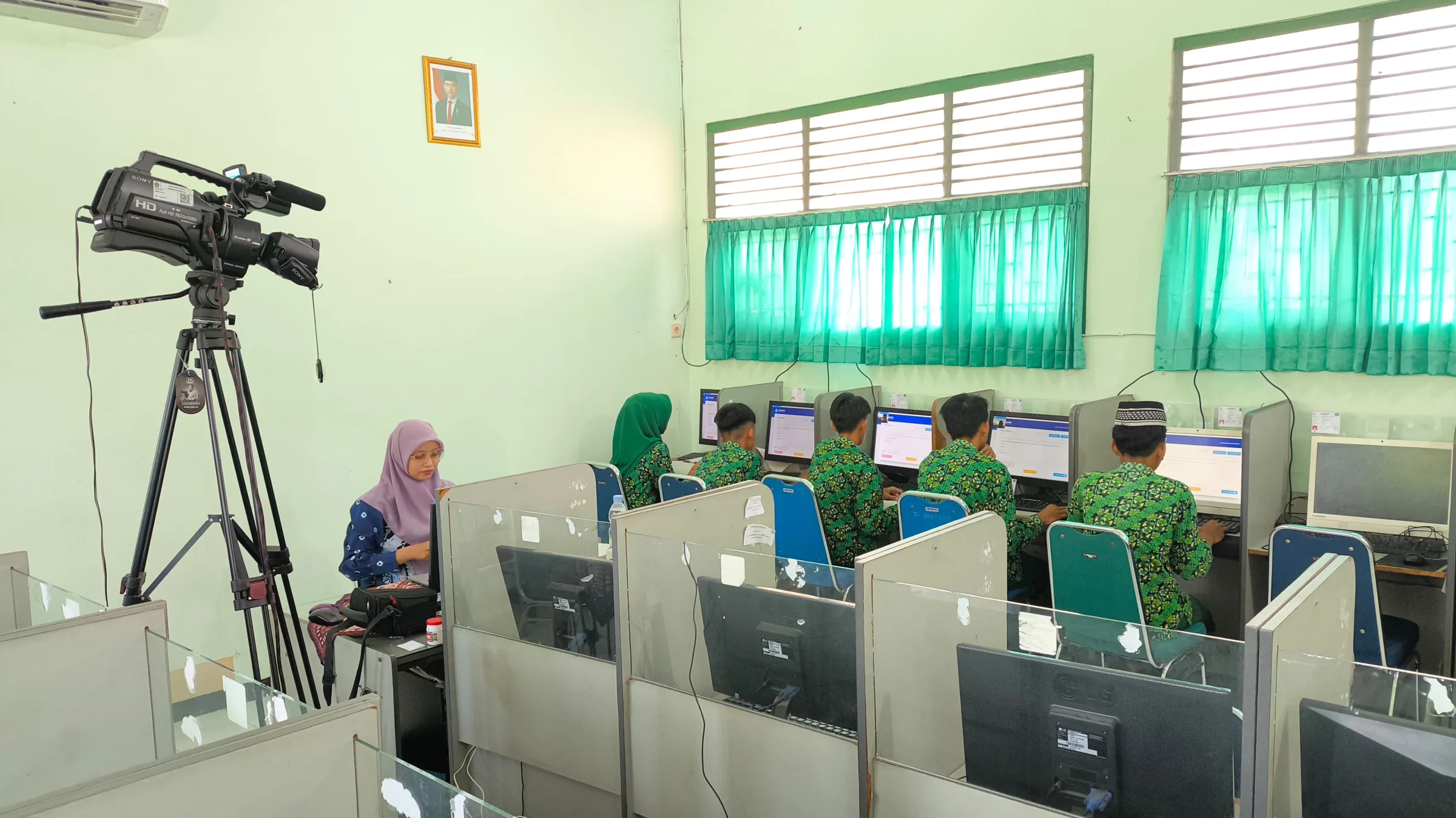 Berjuang secara Daring, 5 Siswa Terbaik MTsN 3 Sleman Ikuti OSN-K Bidang IPS dengan Penuh Keyakinan